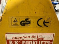 GS 2 TON PALLET TRUCK - 5
