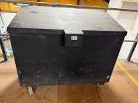 APPROX. 4ft MOBILE SECURE SITE STORAGE CHEST - 2