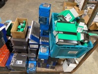 LOT TO INC. ASSORTED BATTEN HOLDERS, SWITCHES, MOUNTING BRACKETS ETC. - 2