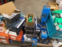 LOT TO INC. ASSORTED BATTEN HOLDERS, SWITCHES, MOUNTING BRACKETS ETC. - 3