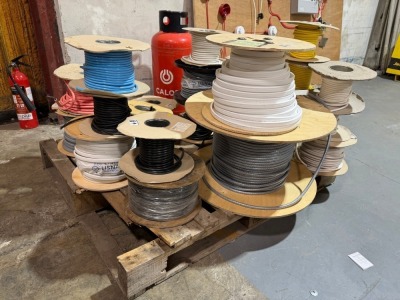 LOT TO INC. ASSORTED CABLE