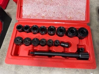 APPROX. 17 PIECE UNUSED CLUTCH ALIGNMENT KIT