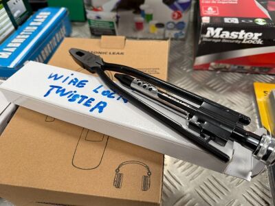 UNUSED WIRE LOCK TWISTER PLIERS