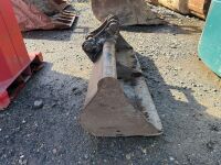 APPROX. 4ft SHUGH BUCKET TO SUIT 3 TON MACHINE - 8