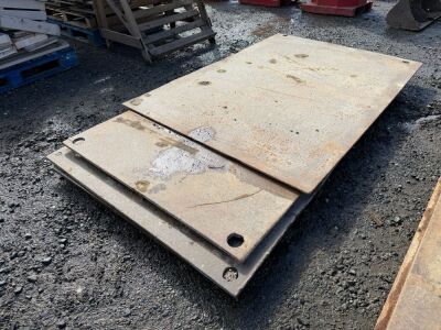 5No. ASSORTED SHEETS OF 15mm STEEL ROAD PLATES