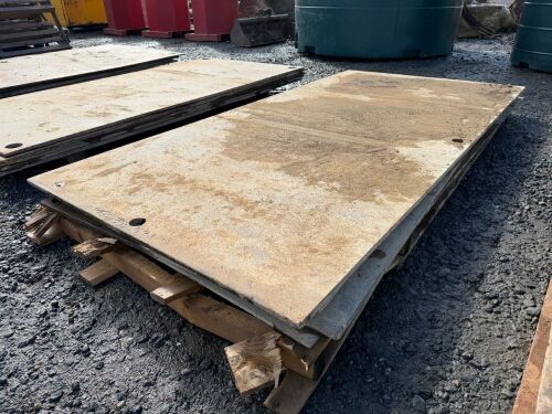 4No. SHEETS OF 15mm STEEL ROAD PLATES