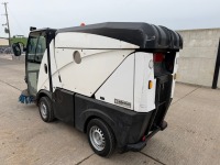 JOHNSTON CN101 DIESEL 4 WHEEL STEER MINI ROAD SWEEPER - 3