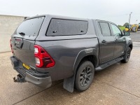 TOYOTA HILUX INVINCIBLE 2.8D X D-4D 4WD AUTOMATIC DOUBLE CAB PICKUP - 18