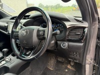 TOYOTA HILUX INVINCIBLE 2.8D X D-4D 4WD AUTOMATIC DOUBLE CAB PICKUP - 28