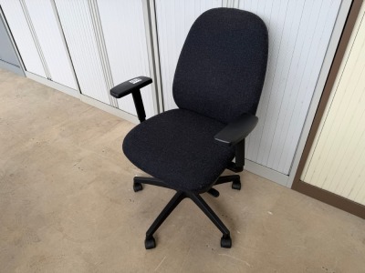 OPERATORS CHAIR (BLACK)