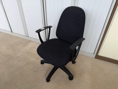 OPERATORS CHAIR (BLACK)