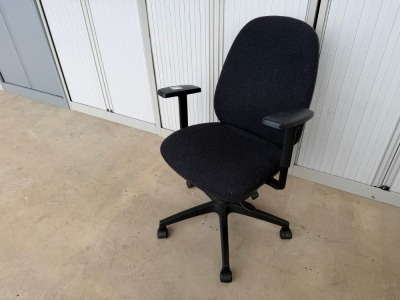 OPERATORS CHAIR (BLACK)