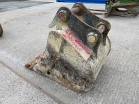 APPROX. 2ft TOOTHLESS DIGGING BUCKET TO SUIT 6-8 TON MACHINE - 5