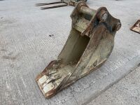APPROX. 1ft TOOTHLESS DIGGING BUCKET TO SUIT 6-8 TON MACHINE - 3
