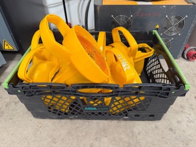 PLASTIC CRATE TO INC. 6No. ROAD CONE BEACONS&nbsp;