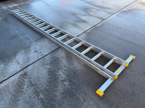 WERNER 18 TREAD ALUMINIUM DOUBLE LADDER
