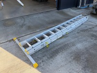 WERNER 12 THREAD ALUMINIUM TRIPLE LADDER - 4