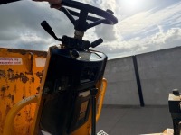 THWAITES 9 TON STRAIGHT SKIP DUMPER - 18