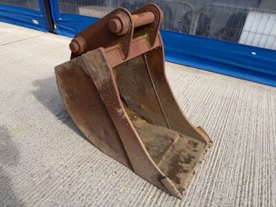 APPROX. 22" TOOTHLESS DIGGING BUCKET TO SUIT 13 TON EXCAVATOR