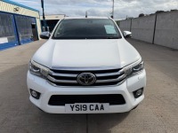 TOYOTA HILUX INVINCIBLE 2.4 D-4D 4WD DOUBLE CAB PICKUP - 2