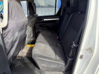 TOYOTA HILUX INVINCIBLE 2.4 D-4D 4WD DOUBLE CAB PICKUP - 13