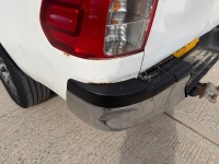 TOYOTA HILUX INVINCIBLE 2.4 D-4D 4WD DOUBLE CAB PICKUP - 16