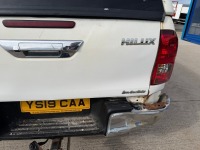 TOYOTA HILUX INVINCIBLE 2.4 D-4D 4WD DOUBLE CAB PICKUP - 21