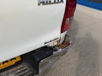 TOYOTA HILUX INVINCIBLE 2.4 D-4D 4WD DOUBLE CAB PICKUP - 22