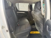 TOYOTA HILUX INVINCIBLE 2.4 D-4D 4WD DOUBLE CAB PICKUP - 30