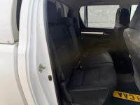 TOYOTA HILUX INVINCIBLE 2.4 D-4D 4WD DOUBLE CAB PICKUP - 31