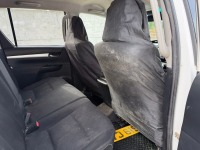 TOYOTA HILUX INVINCIBLE 2.4 D-4D 4WD DOUBLE CAB PICKUP - 32