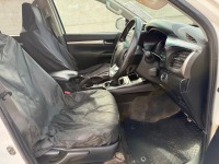 TOYOTA HILUX INVINCIBLE 2.4 D-4D 4WD DOUBLE CAB PICKUP - 34
