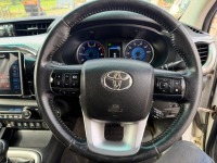 TOYOTA HILUX INVINCIBLE 2.4 D-4D 4WD DOUBLE CAB PICKUP - 41