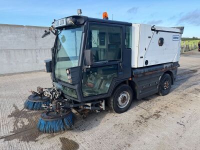 SCHMIDT COMPACT 200 4.5 TON ROAD LEGAL SWEEPER