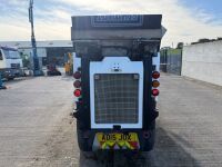 SCHMIDT COMPACT 200 4.5 TON ROAD LEGAL SWEEPER - 4