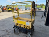 BOSS X3X BATTERY OPERATED PERSONNEL LIFT - 5