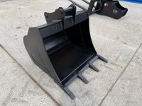 UNUSED SPERRIN APPROX. 3FT DIGGING BUCKET TO SUIT 8 TON EXCAVATOR - 8