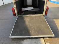 APPROX. 12ft x 6ft IFOR WILLIAMS HB510R TWIN AXLE HORSE BOX TRAILER - 20