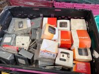 PALLET TO INC. LARGE SELECTION OF UNUSED ELECTRICAL EQUIPMENT & BACKUP BATTERIES - 4