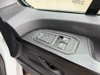 RENAULT TRAFIC SL28 BUSINESS+ SWB BLUE 2.0 DCI 130PS CREW VAN - 19