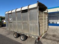APPROX. 12ft x 6.6ft IFOR WILLIAMS 3500kgs TWIN AXLE LIVESTOCK TRAILER - 9