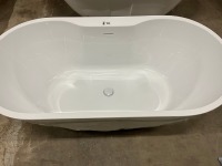 Viktor Benson Quito Freestanding Bath 1550x750mm - 9