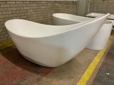 Bath Approx. 1800mm