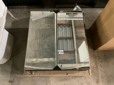 Mirrored Cabinet Approx. 600x670mm