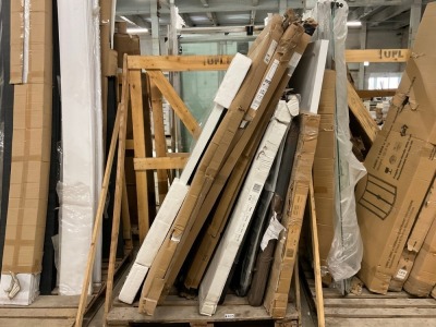 Pallet of Assorted Shower Trays & Doors