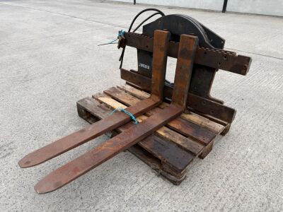 CASCADE CLASS 3 20" HYDRAULIC ROTATOR & FORKS TO SUIT FORKLIFT