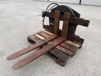 CASCADE CLASS 3 20" HYDRAULIC ROTATOR & FORKS TO SUIT FORKLIFT