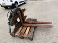 CASCADE CLASS 3 20" HYDRAULIC ROTATOR & FORKS TO SUIT FORKLIFT - 4