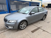 SKODA OCTAVIA ELEGANCE 2.0 TDI 5DR HATCHBACK - 4