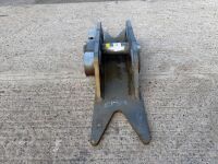UNUSED EXCAVATOR ATTACHMENT BRACKET - 4